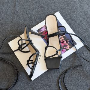 کفش پاشنه بلند سوزنی با بند بلند